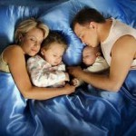 родители спят с детьми