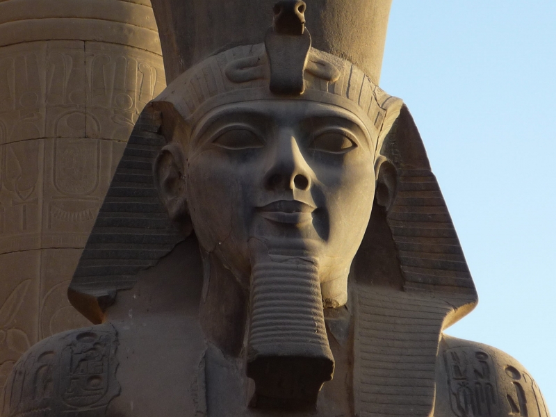 Зачем древнеегипетские фараоны носили накладные бороды