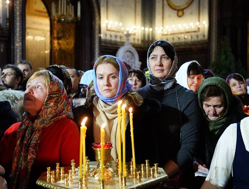 
Как женщинам одеться на пасхальную службу и какой платок надеть                