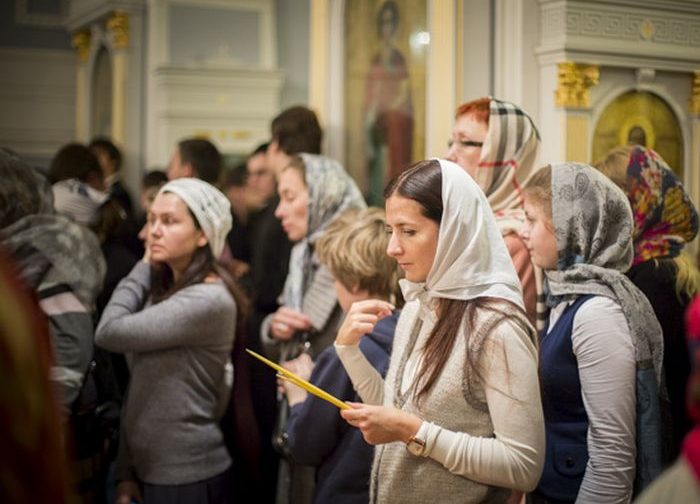 
Какие молитвы читают православные верующие в Страстную пятницу и субботу в 2021 году                