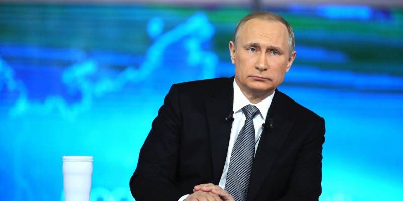 
Девять телеканалов покажут прямую трансляцию Прямой линии с Путиным 2021 года                